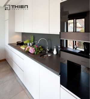 Cánh tủ bếp Acrylic 2 mặt có cần thiết không?